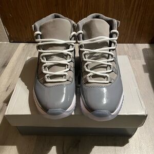 Cool grey Jordan 11 sz 9.5 *worn once inside* Read description